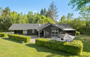 Awesome Home In Hadsund With Kitchen